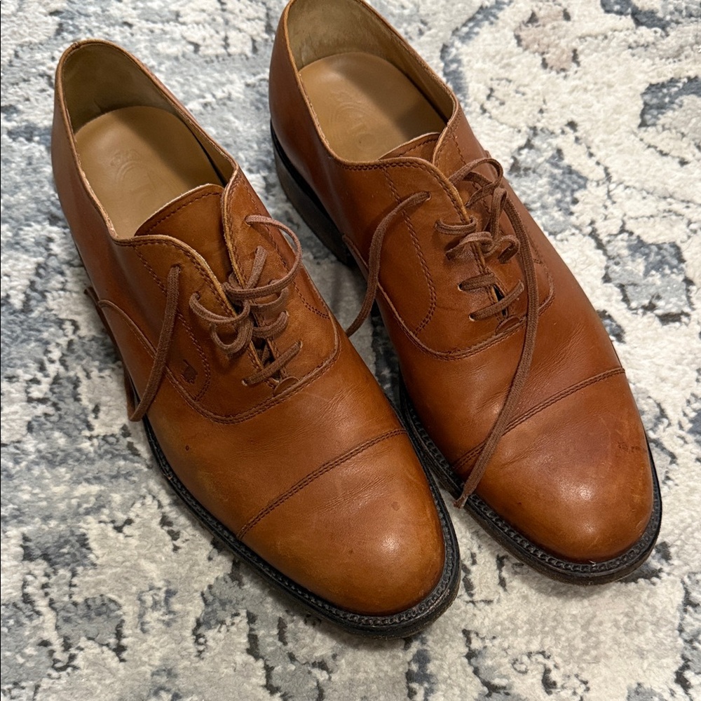 TODS Classic Men’s Lace-Up Dress Oxfords in Brown